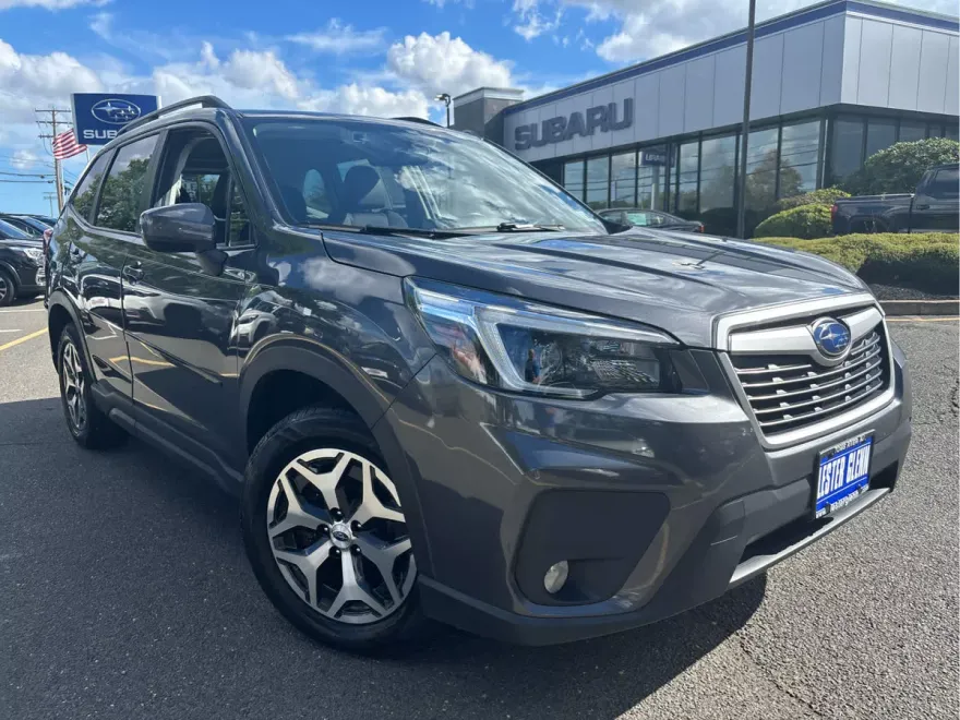 2021 Subaru Forester Premium photo 1