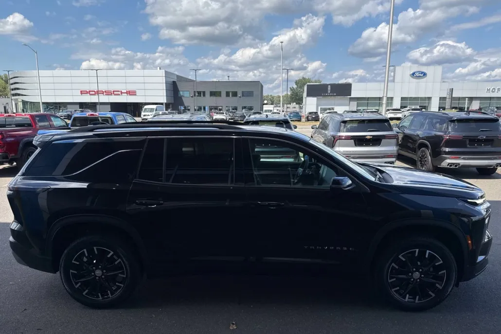 2026 Chevrolet Traverse photo 1