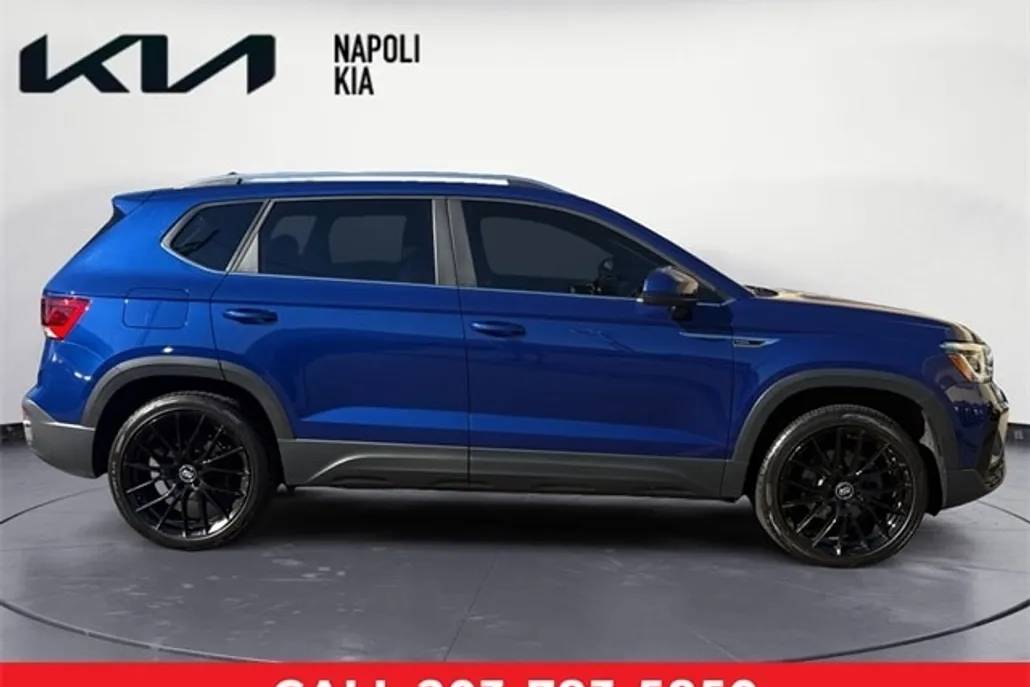 2023 Volkswagen Taos SEL photo 1