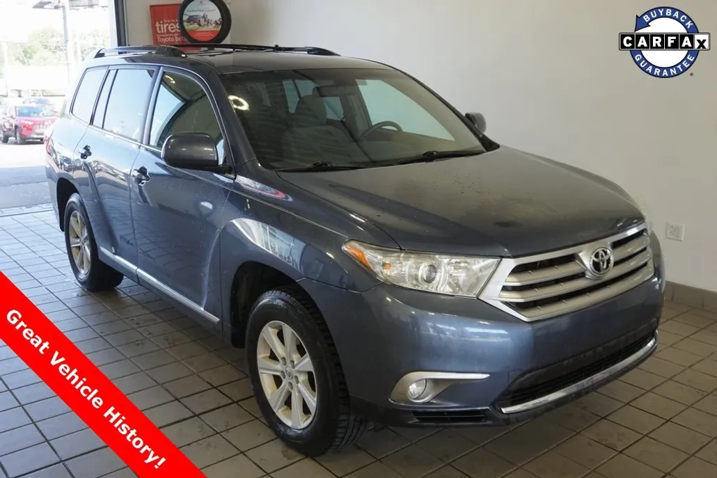 2013 Toyota Highlander Plus photo 1