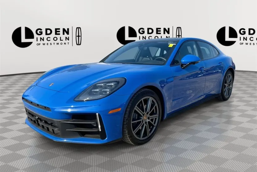 2025 Porsche Panamera 4 photo 1