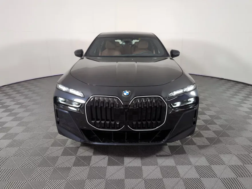 2025 Bmw 740i Sedan photo 1