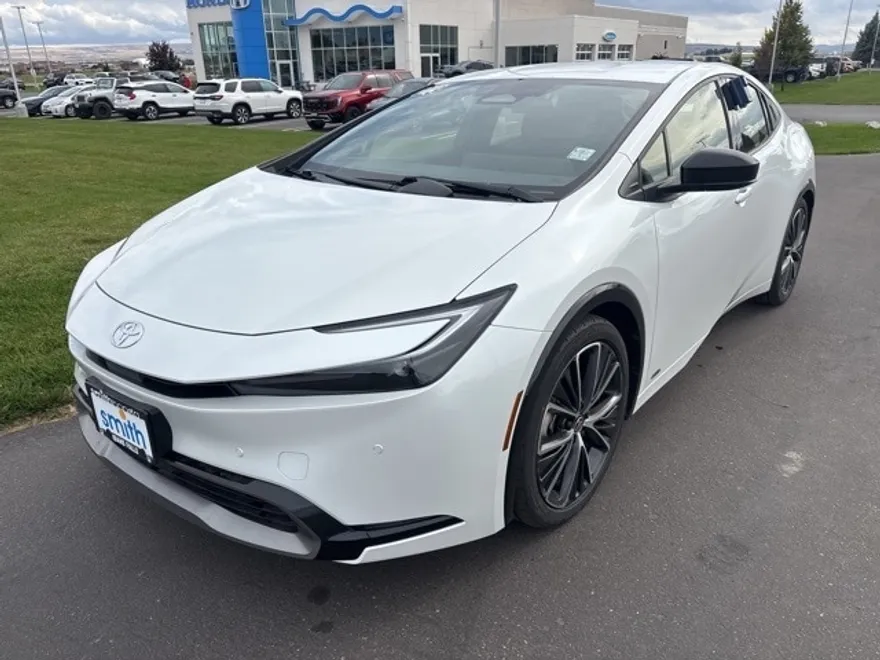 2023 Toyota Prius XLE photo 1