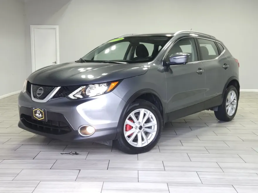 2018 Nissan Rogue Sport SV photo 1