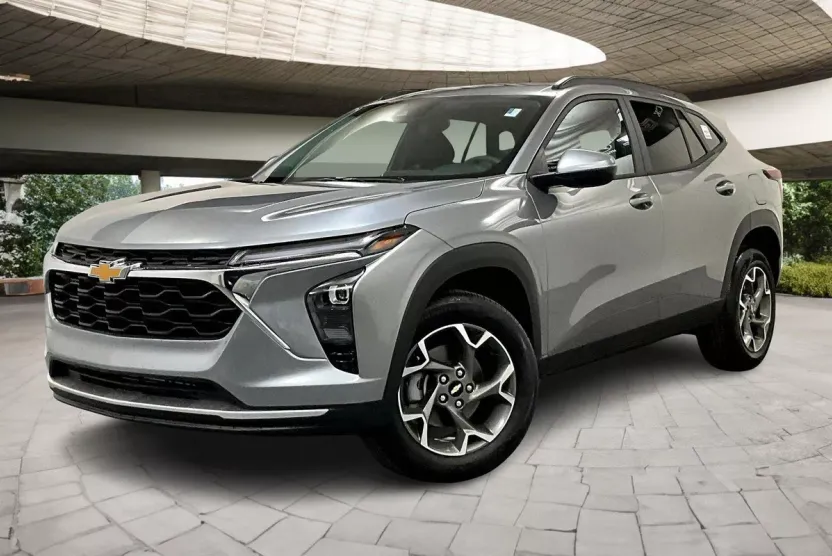 2025 Chevrolet Trax LT photo 1