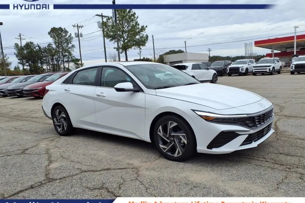 2025 Hyundai Elantra Limited photo 1
