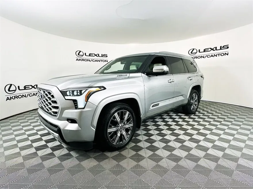 2023 Toyota Sequoia Capstone photo 1