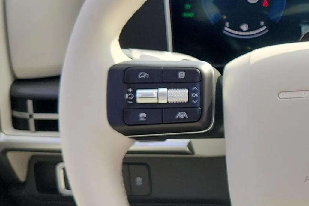 2026 Hyundai Santa Fe SEL photo 7
