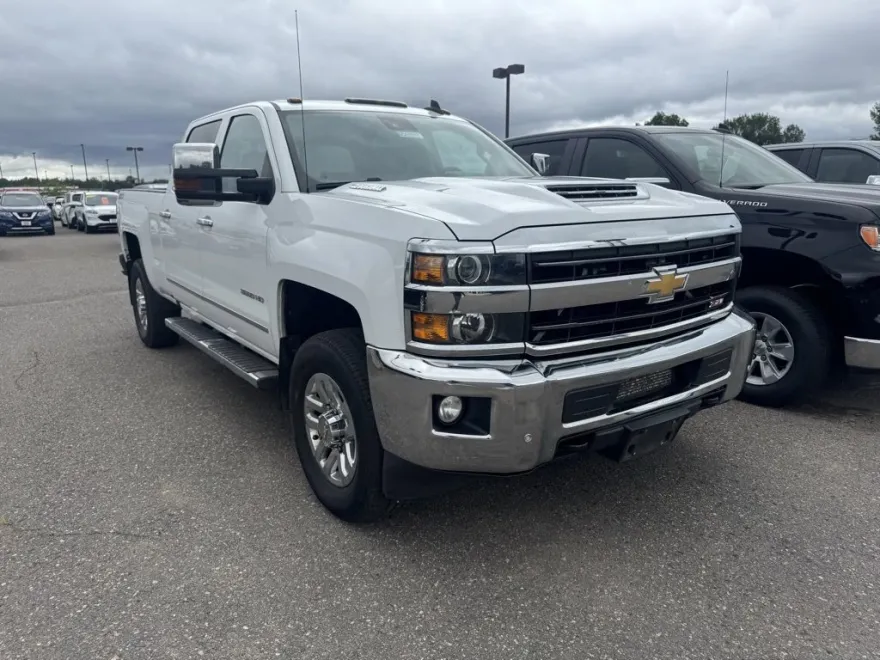 2019 Chevrolet Silverado 3500HD LTZ photo 1