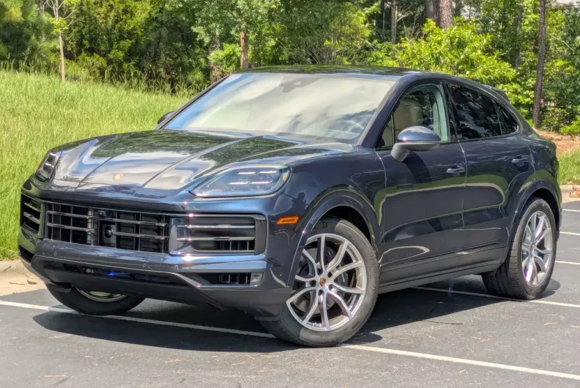 2025 Porsche Cayenne Coupe photo 1
