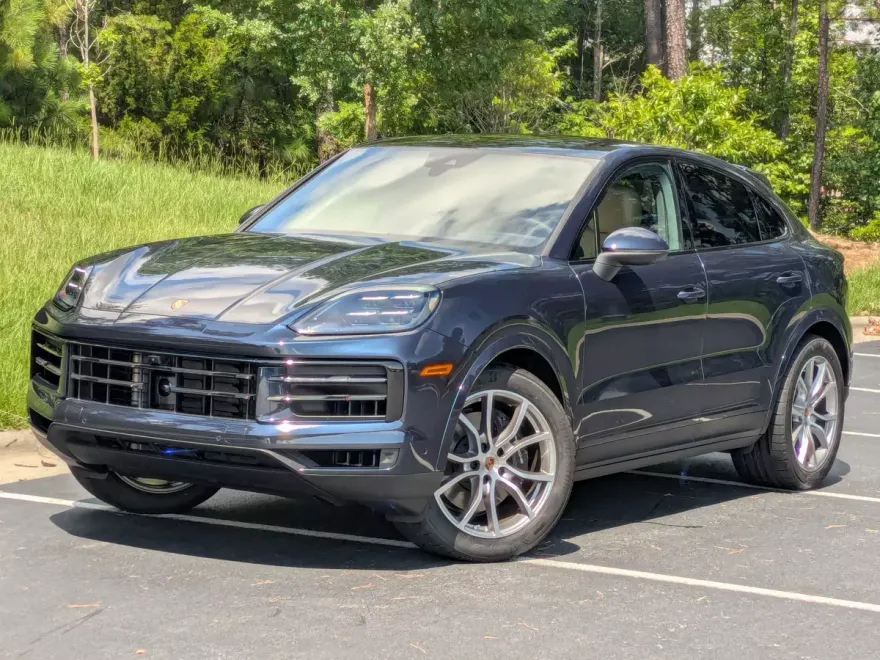 2025 Porsche Cayenne Coupe photo 1