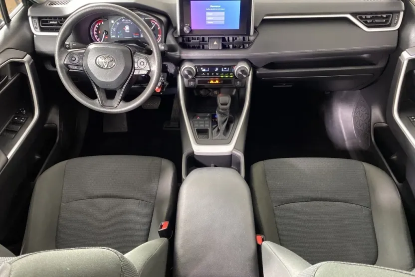 2023 Toyota RAV4 LE photo 1