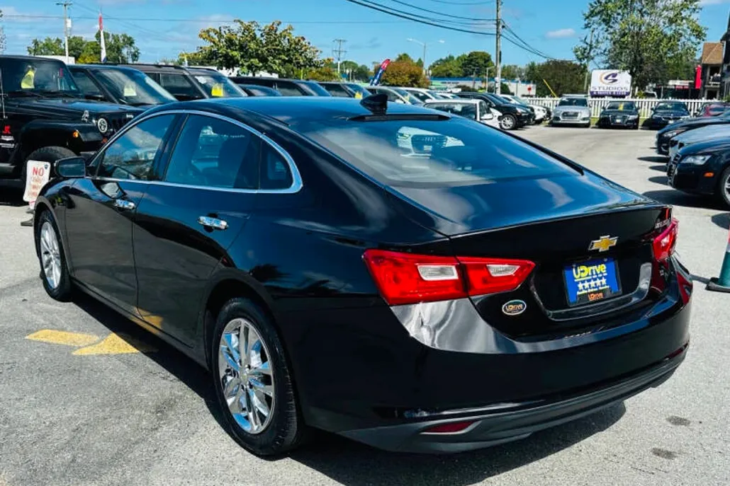 2016 Chevrolet Malibu 1LT photo 1