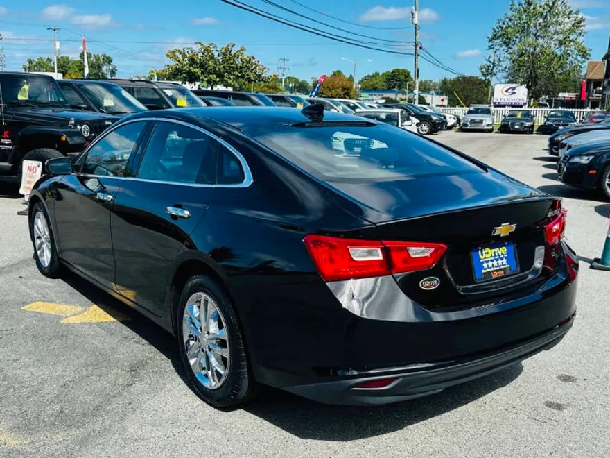 2016 Chevrolet Malibu 1LT photo 1