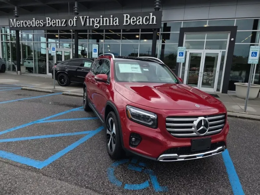 2025 Mercedes Benz GLB 250 4MATIC photo 1