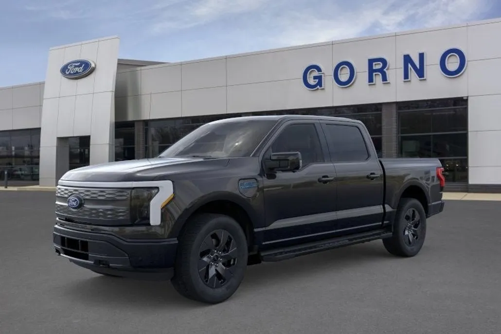 2025 Ford F-150 Lightning Lariat photo 1