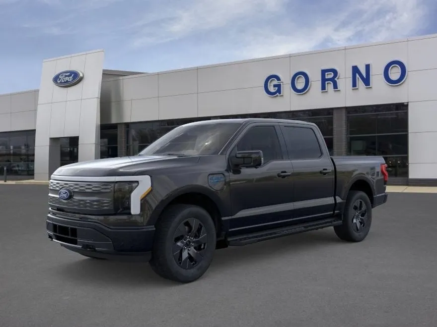 2025 Ford F-150 Lightning Lariat photo 1