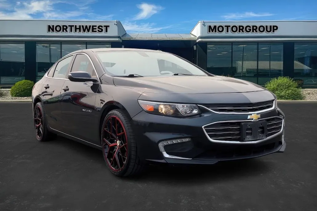 2016 Chevrolet Malibu 1LT photo 1