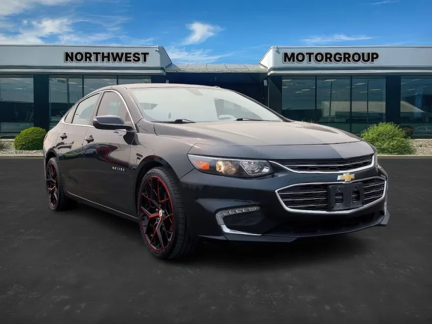 2016 Chevrolet Malibu 1LT photo 1