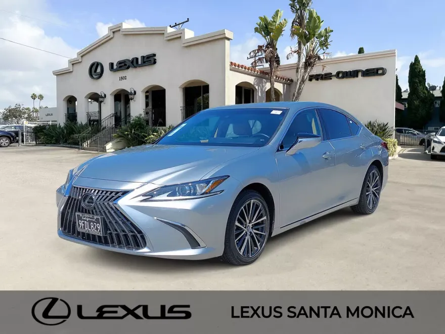 2023 Lexus ES 300h photo 1
