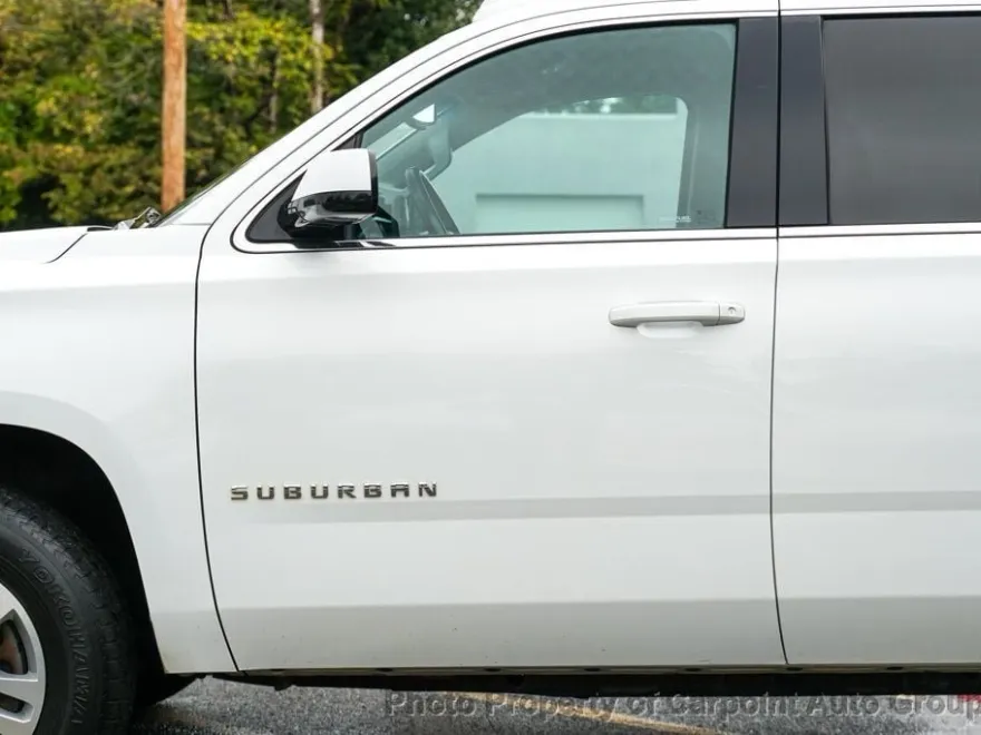 2018 Chevrolet Suburban 1500 LT photo 1