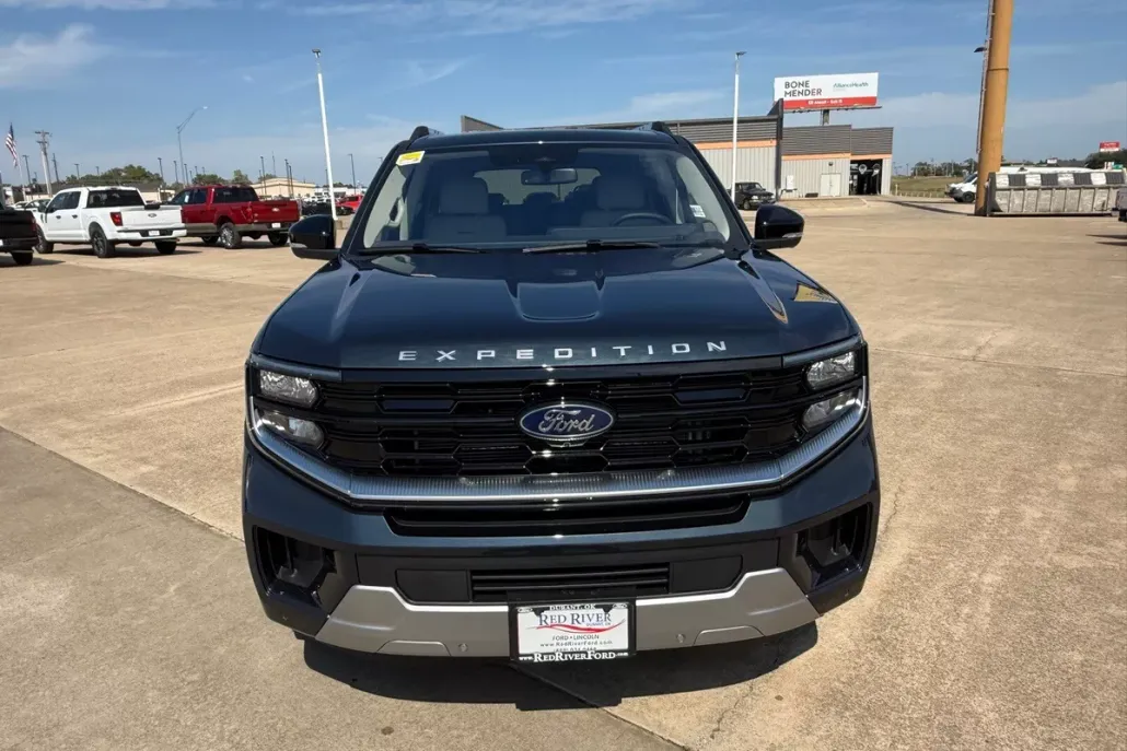 2025 Ford Expedition Platinum photo 1