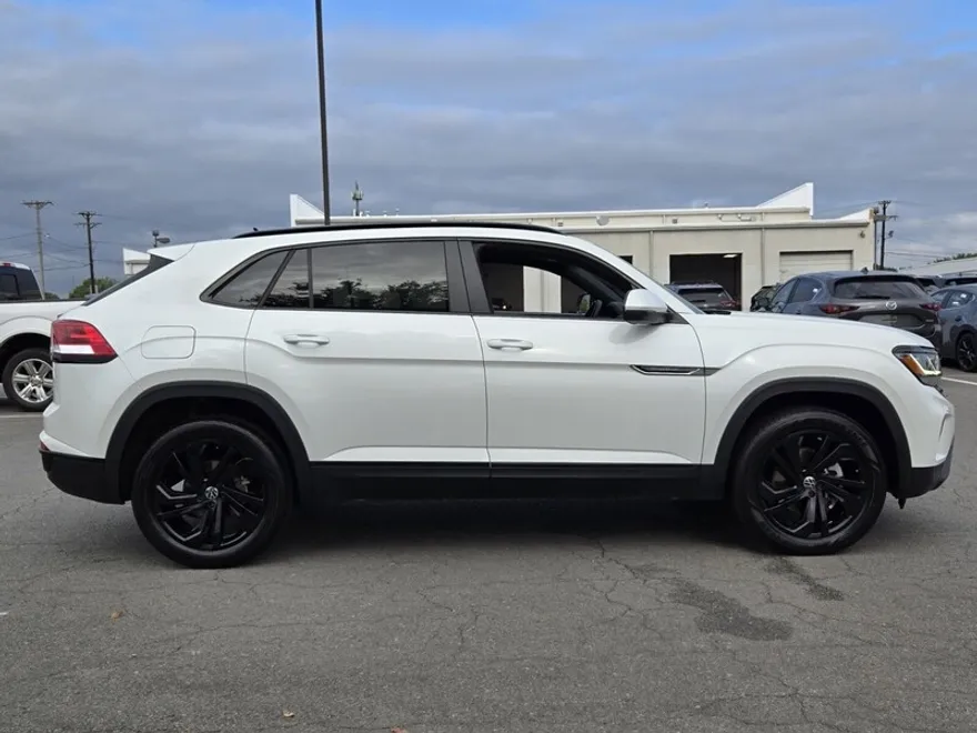 2023 Volkswagen Atlas Cross Sport V6 SEL photo 1