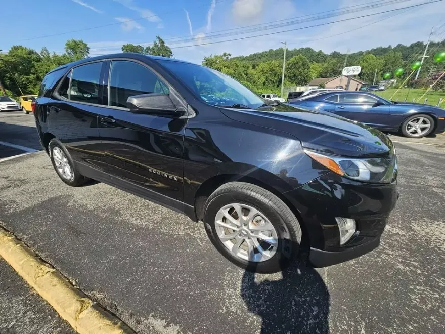 2018 Chevrolet Equinox LS photo 1