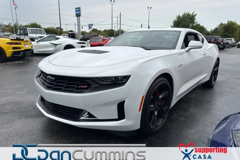 2022 Chevrolet Camaro LT1 photo 1