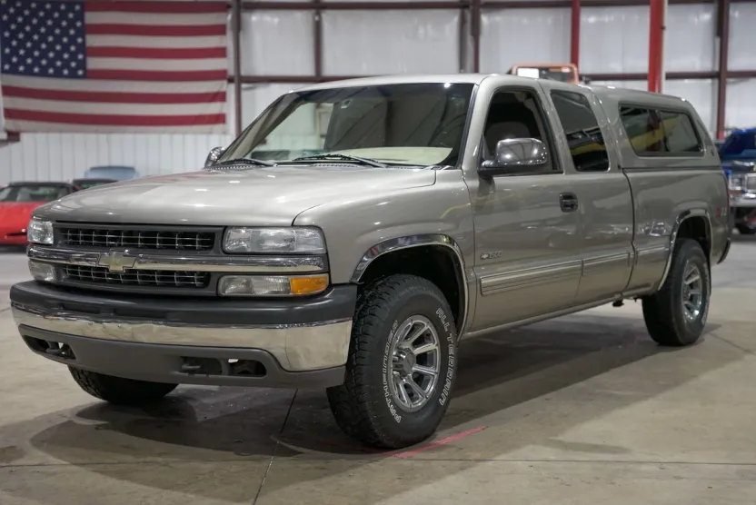 2001 Chevrolet Silverado LS Z71 photo 1