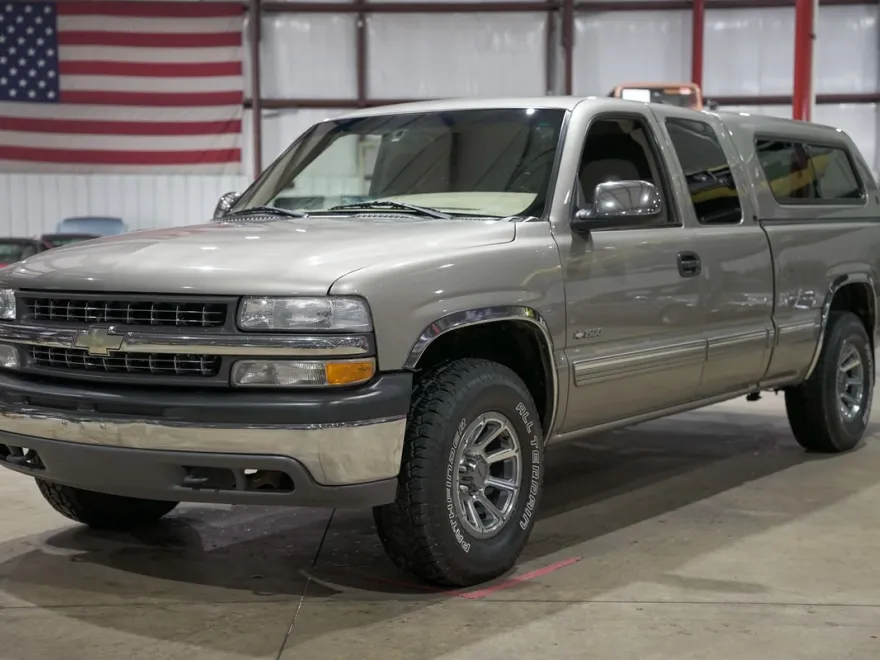 2001 Chevrolet Silverado LS Z71 photo 1