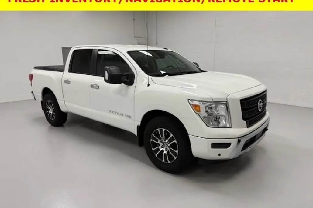 2020 Nissan Titan SV photo 1
