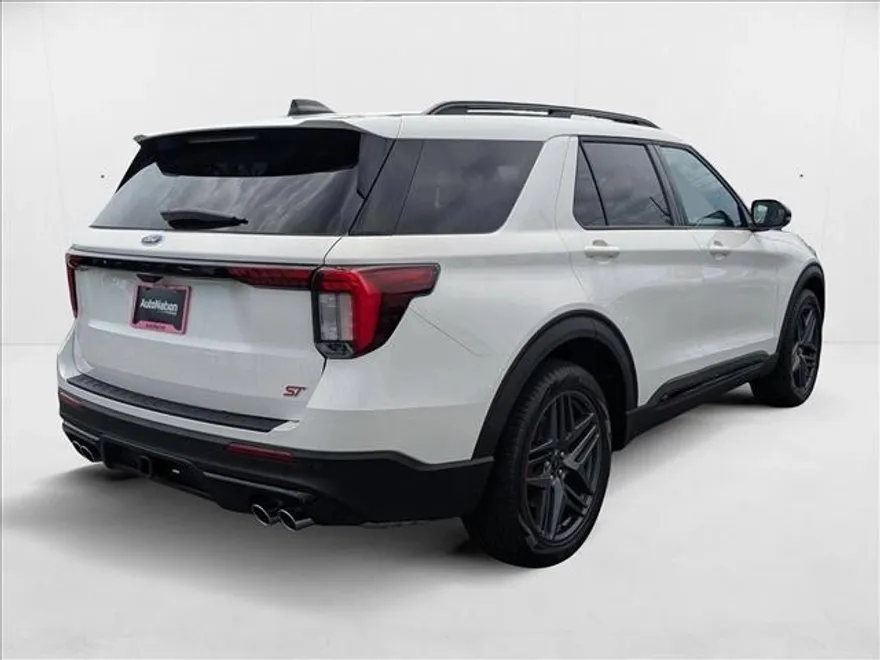 2025 Ford Explorer ST photo 1