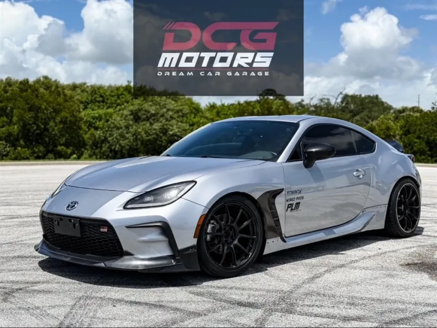 2023 Toyota GR86 Base photo 1