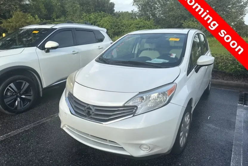2016 Nissan Versa Note SV photo 1