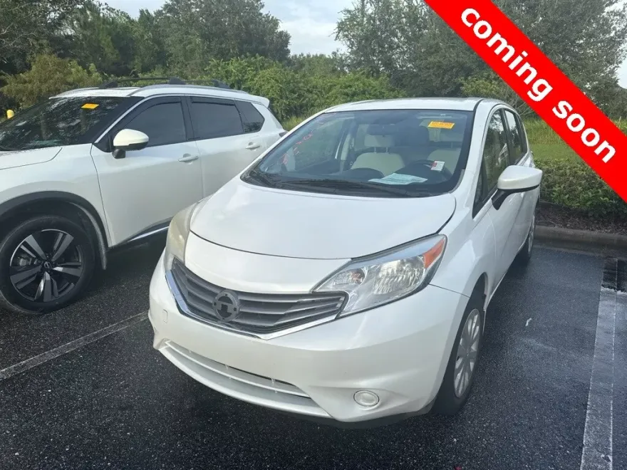 2016 Nissan Versa Note SV photo 1
