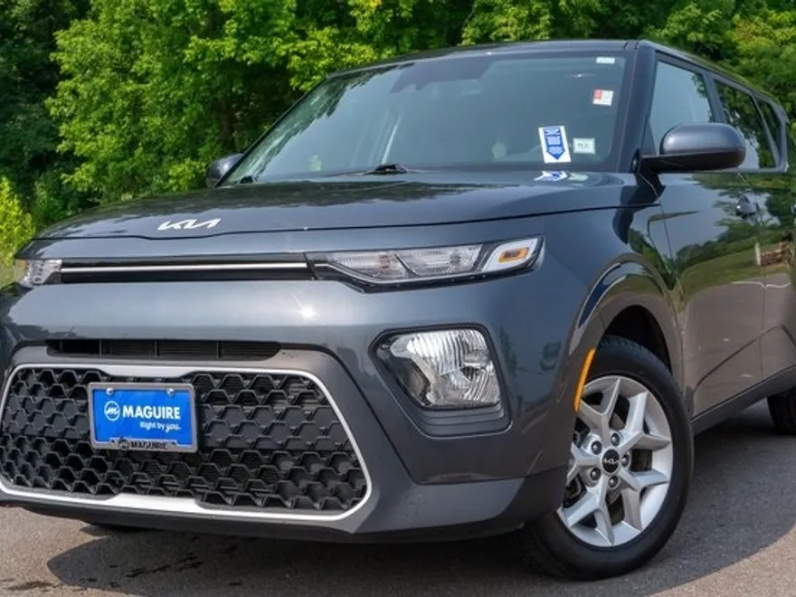 2022 Kia Soul S photo 1