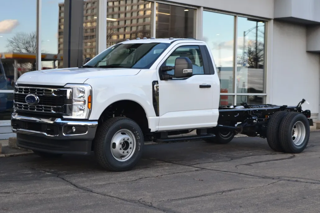 2025 Ford F-350 XL photo 1
