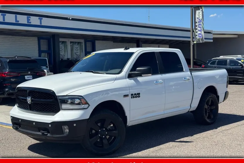 2016 Ram 1500 SLT photo 1