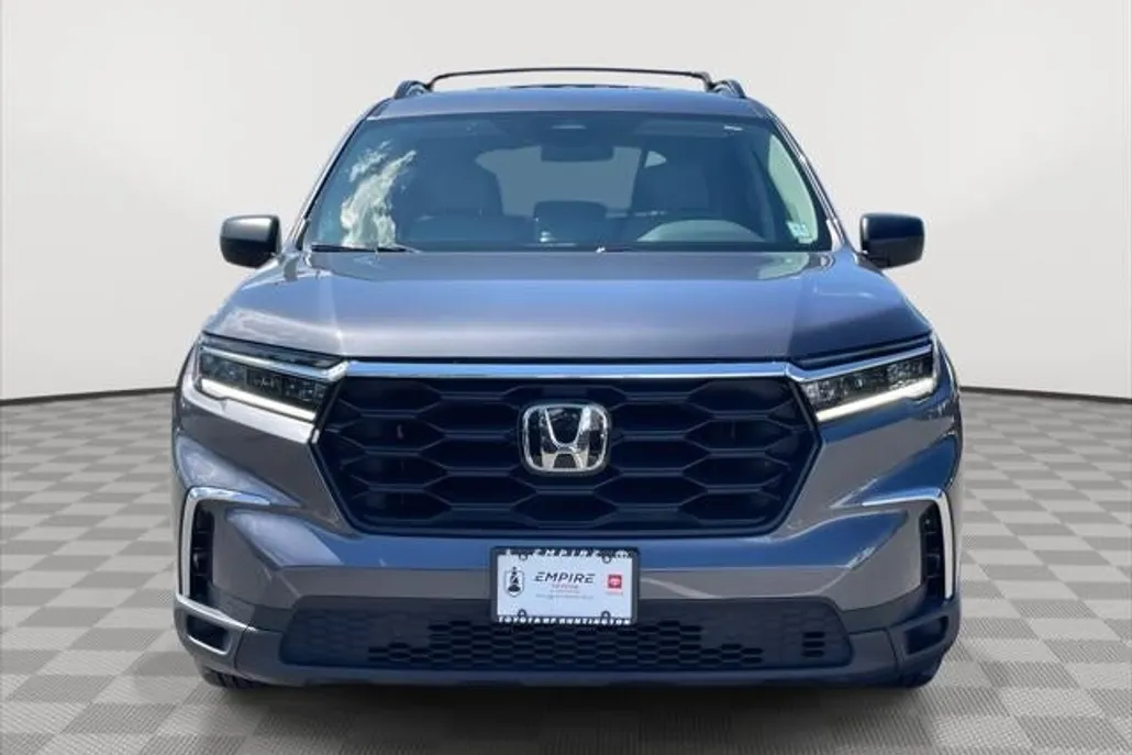 2023 Honda Pilot LX photo 1