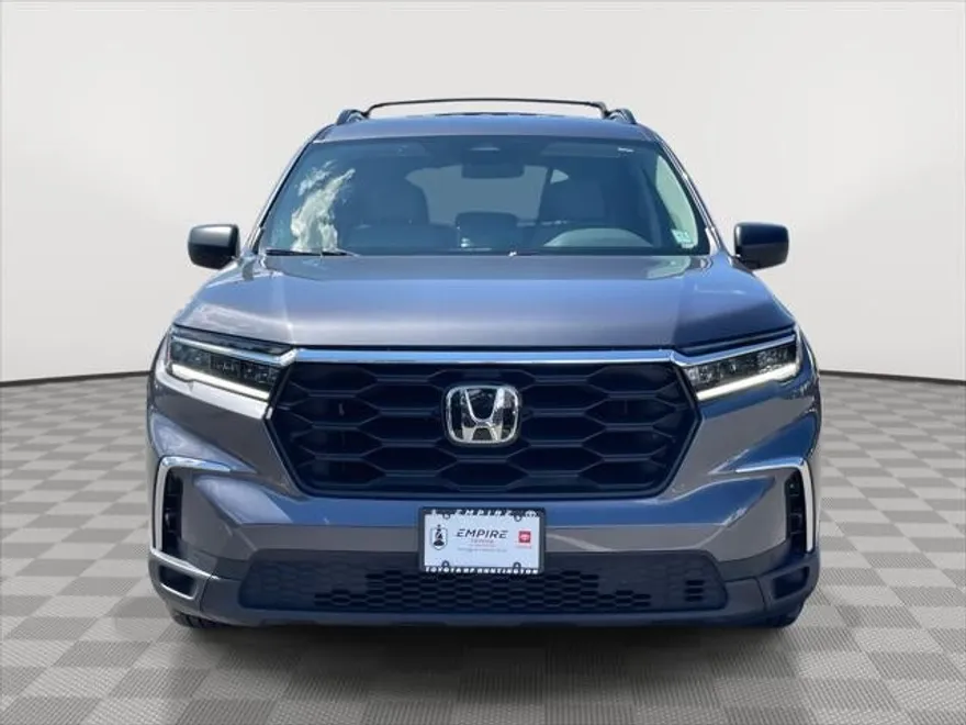 2023 Honda Pilot LX photo 1