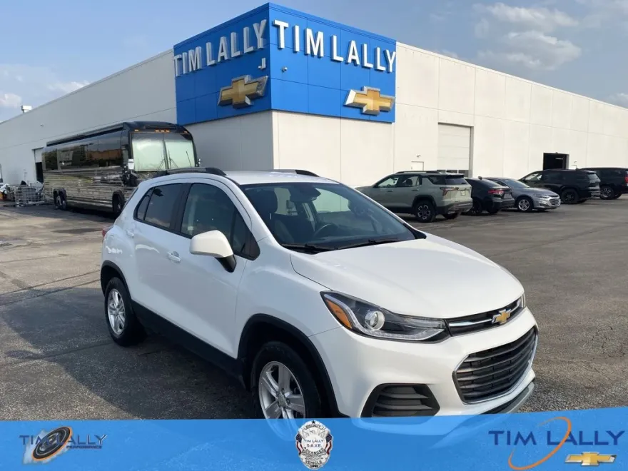 2022 Chevrolet Trax LT photo 1