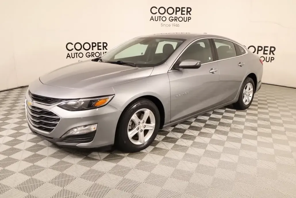 2024 Chevrolet Malibu 1LT photo 1