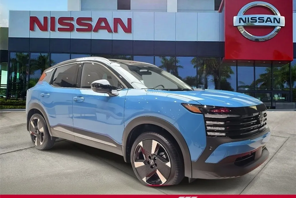 2025 Nissan Kicks SR photo 1