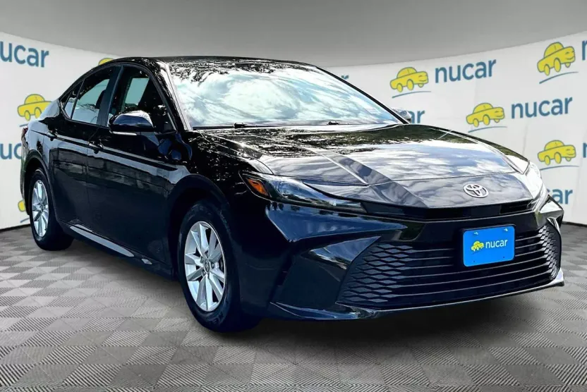 2025 Toyota Camry LE photo 1