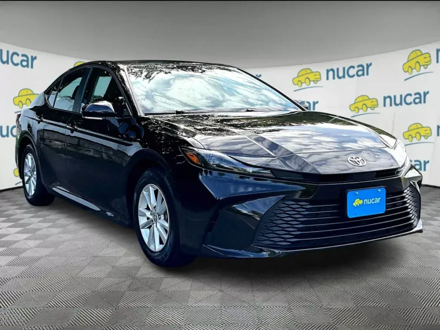 2025 Toyota Camry LE photo 1