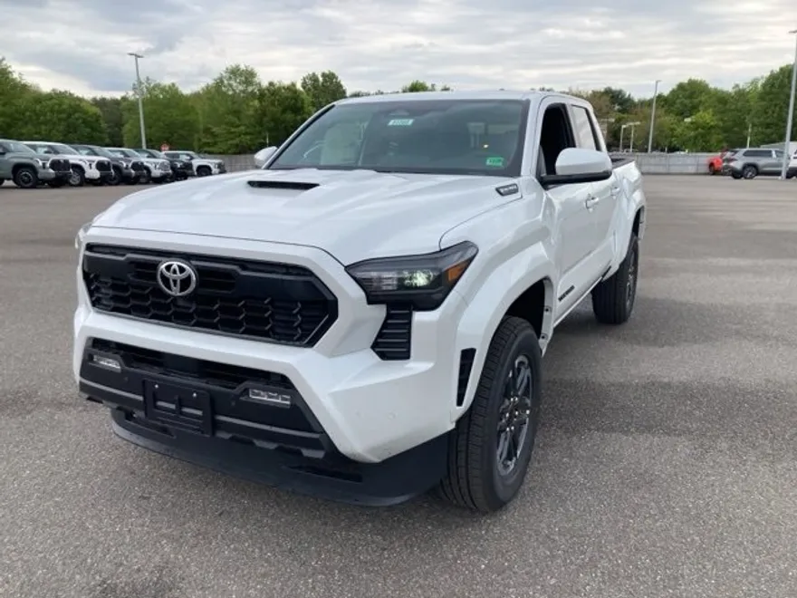 2025 Toyota Tacoma TRD Sport photo 2