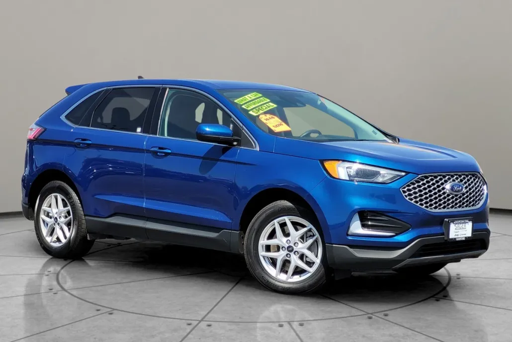 2023 Ford Edge SEL photo 1