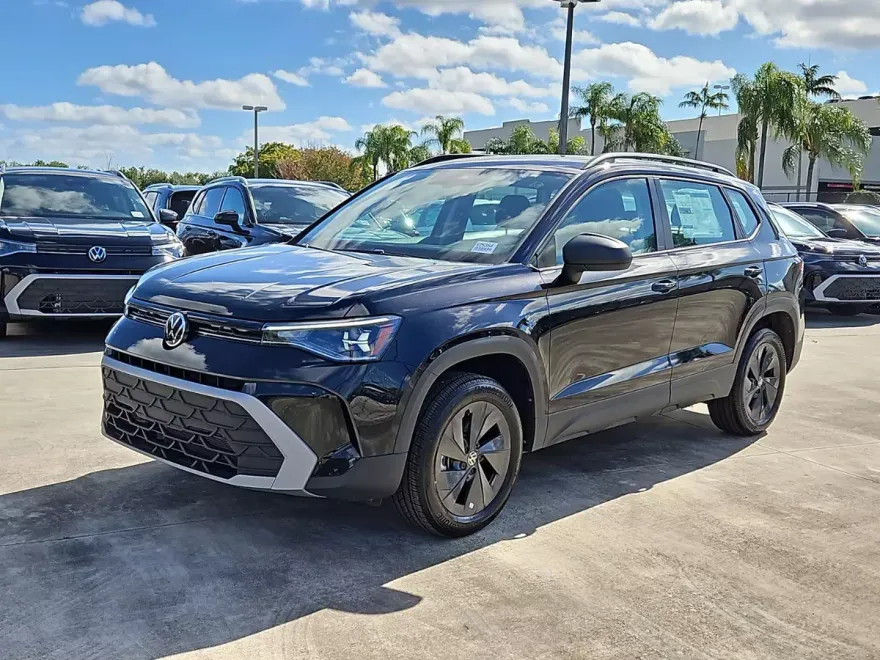 2025 Volkswagen Taos S photo 1