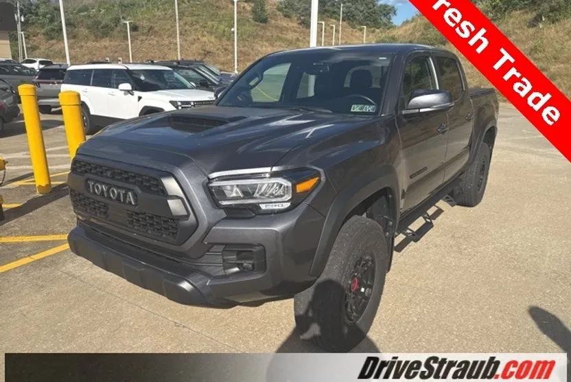 2023 Toyota RAV4 LE photo 1